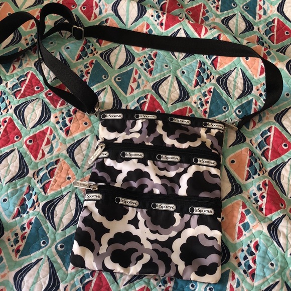 Lesportsac Handbags - LeSportSac Crossbody Bag 3zip Kacey Grey black white Like New